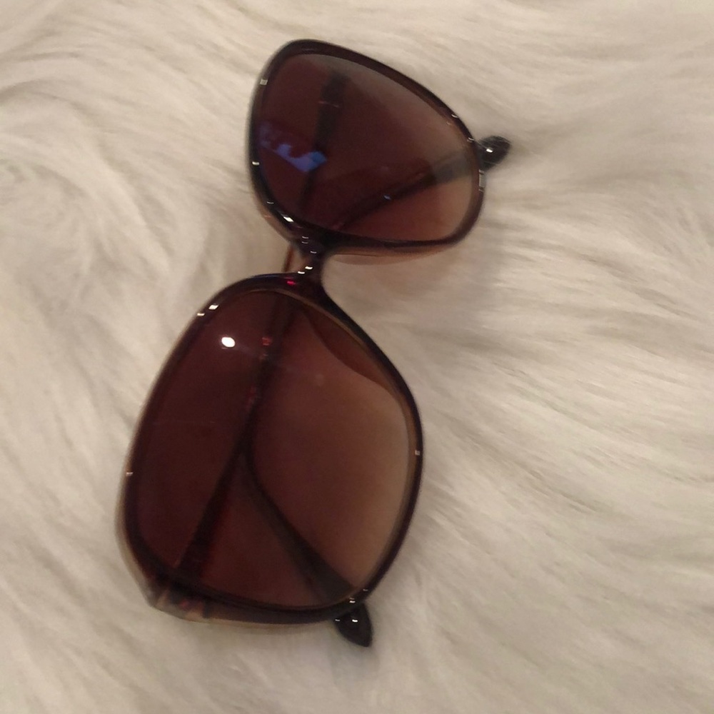 Sunglasses - Picture 3 of 4